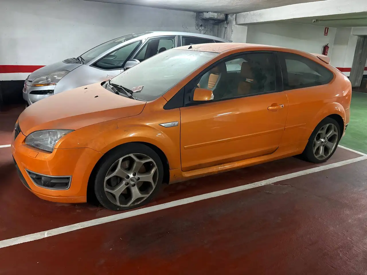 Ford Focus Focus 2.5 ST Racing Orange Racing Orange — photo 1 of 15