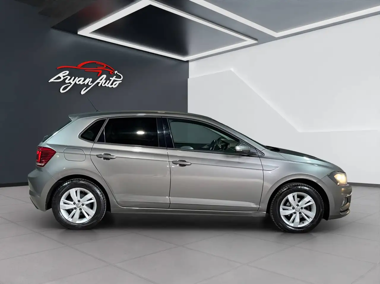 Volkswagen Polo 5p 1.0 tsi COMFORTLINE 95cv dsg — photo 1 of 13