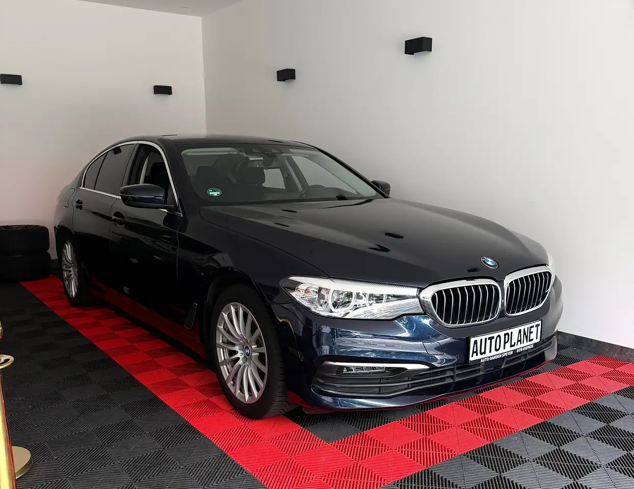 BMW 520 520 d,Scheckheft,Digital Tacho,Display-Key,Business-Paket — photo 1 of 15