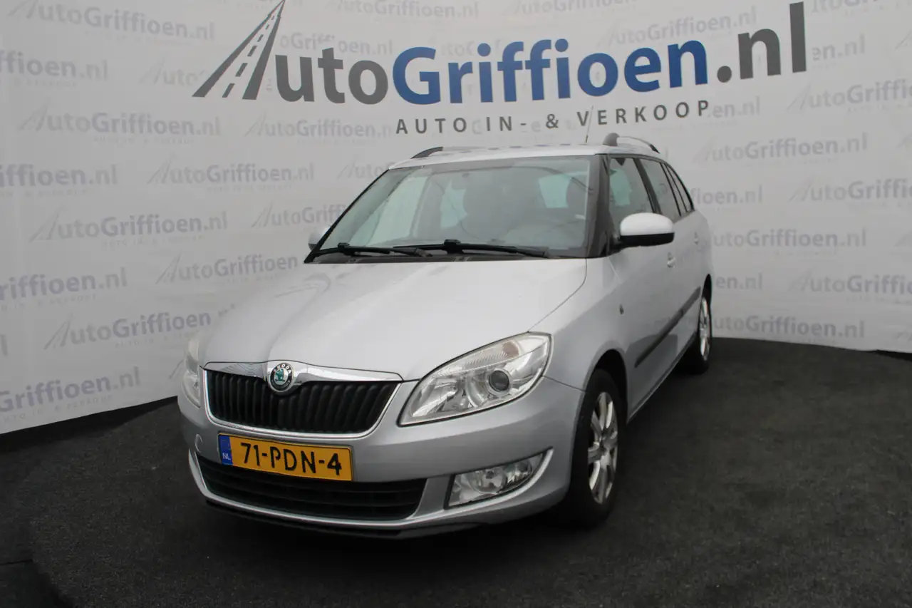 Skoda Fabia Combi 1.2 TSI Ambition nette automaat met trekhaak — photo 1 of 15