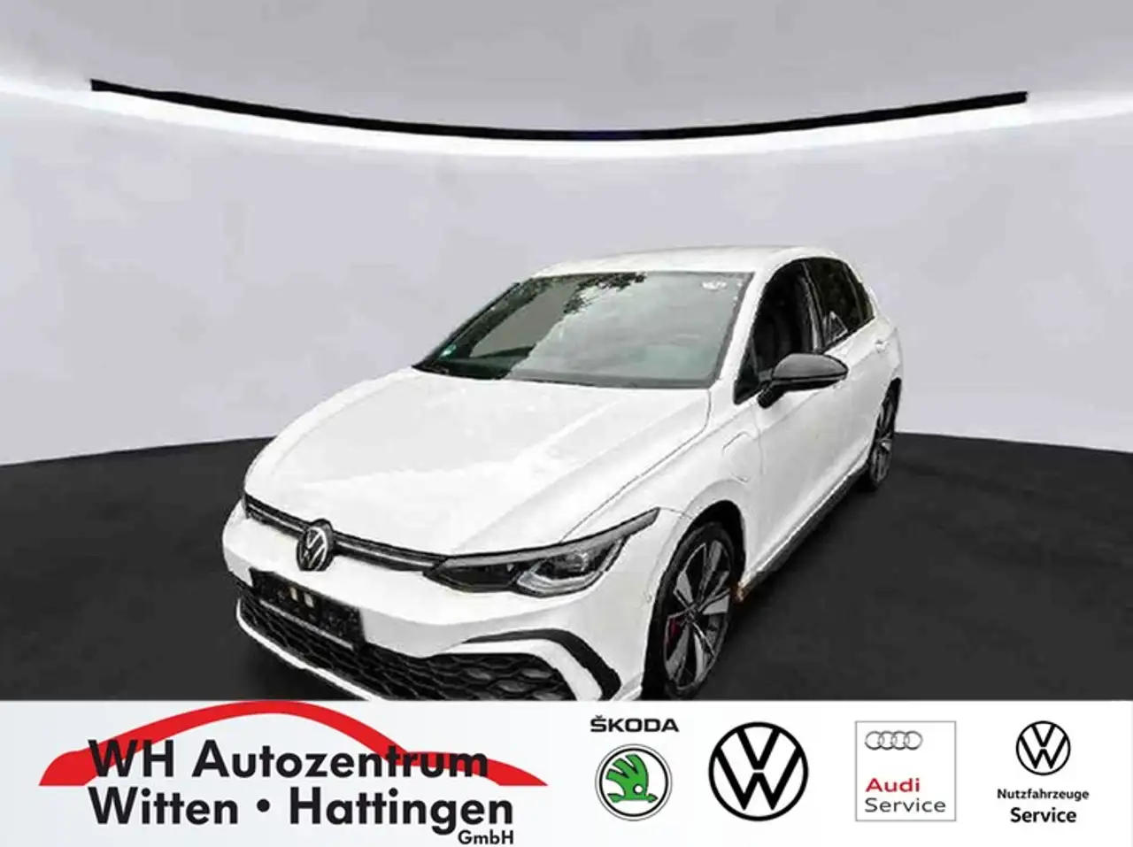 Volkswagen Golf VIII 1.4 eHybrid DSG GTE BLACK STYLE NAVI AHK R... — photo 1 of 3