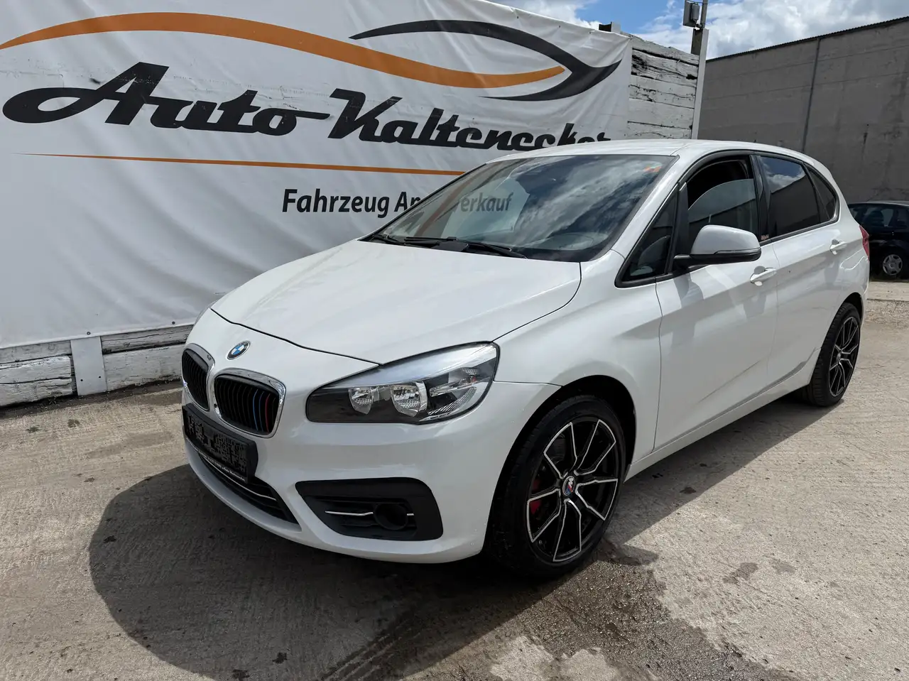 BMW 218 218i*Klima*Navi*SHZ*LederBezug*EU6*Sport — photo 1 of 23