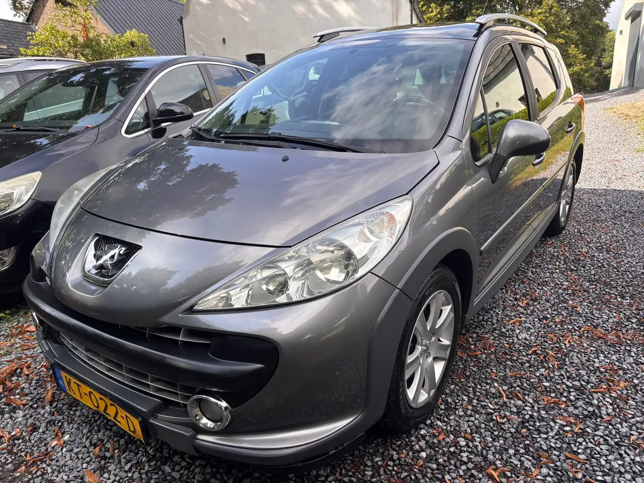 Peugeot 207 SW Outdoor 1.6 VTi Sublime — photo 1 of 12