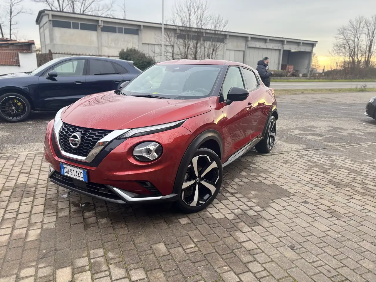 Nissan Juke 1.0 dig-t Tekna 117cv dct — photo 1 of 15