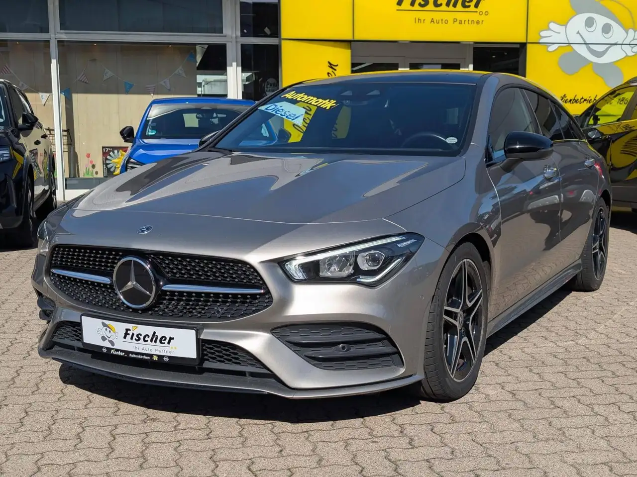 Mercedes-Benz CLA 220 CLA 220 d / 1. Hand / schwenkbare Anhängerkupplung / 8-Fach Bereift — photo 1 of 34