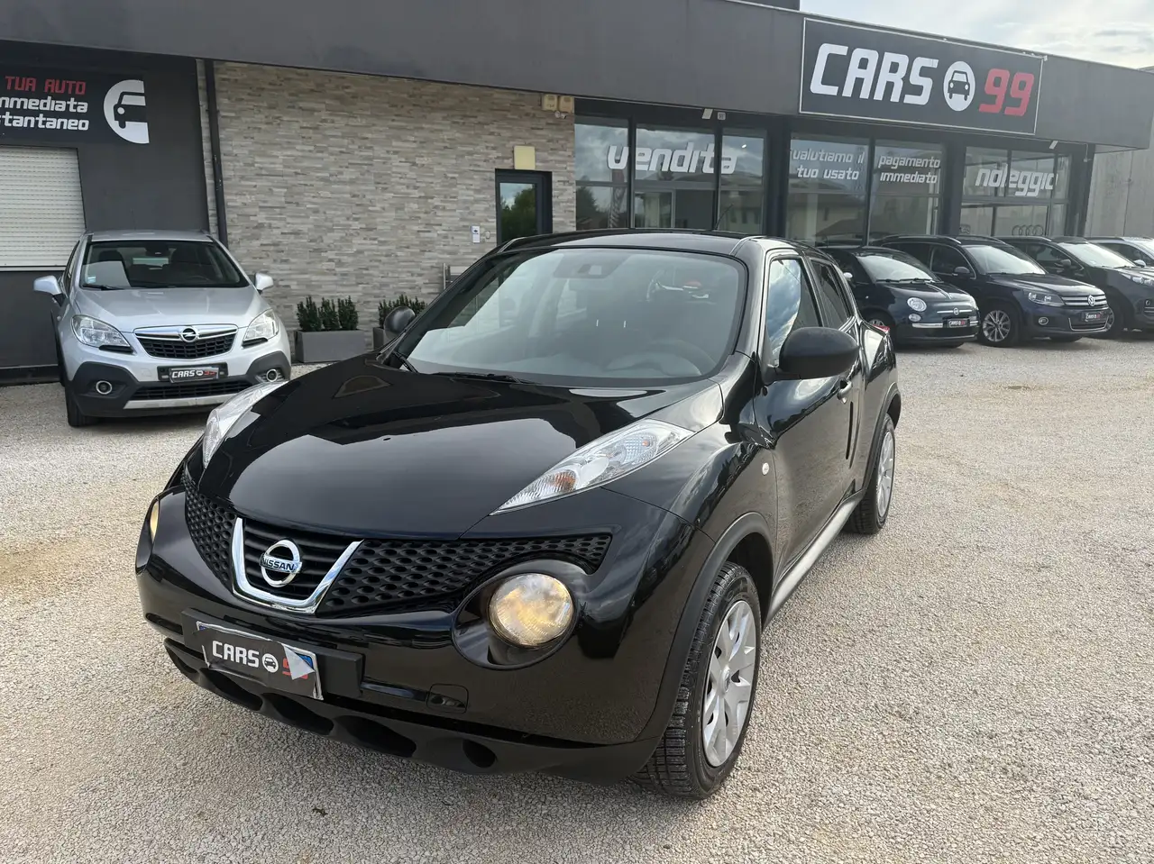 Nissan Juke 1.6 Blade — photo 1 of 16