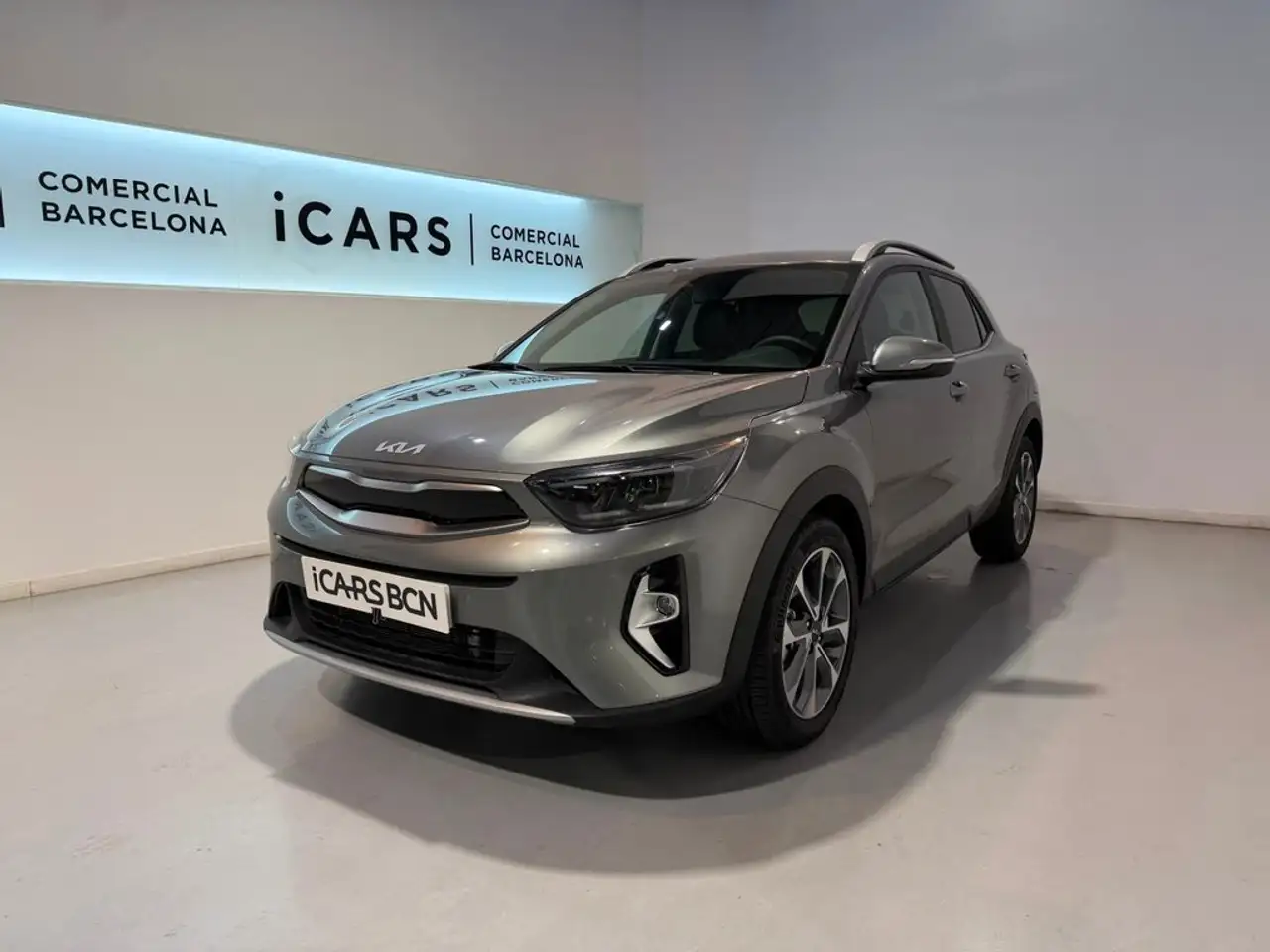 Kia Stonic 1.0 T-GDi 74kW (100CV) MHEV MT Business — photo 1 of 28
