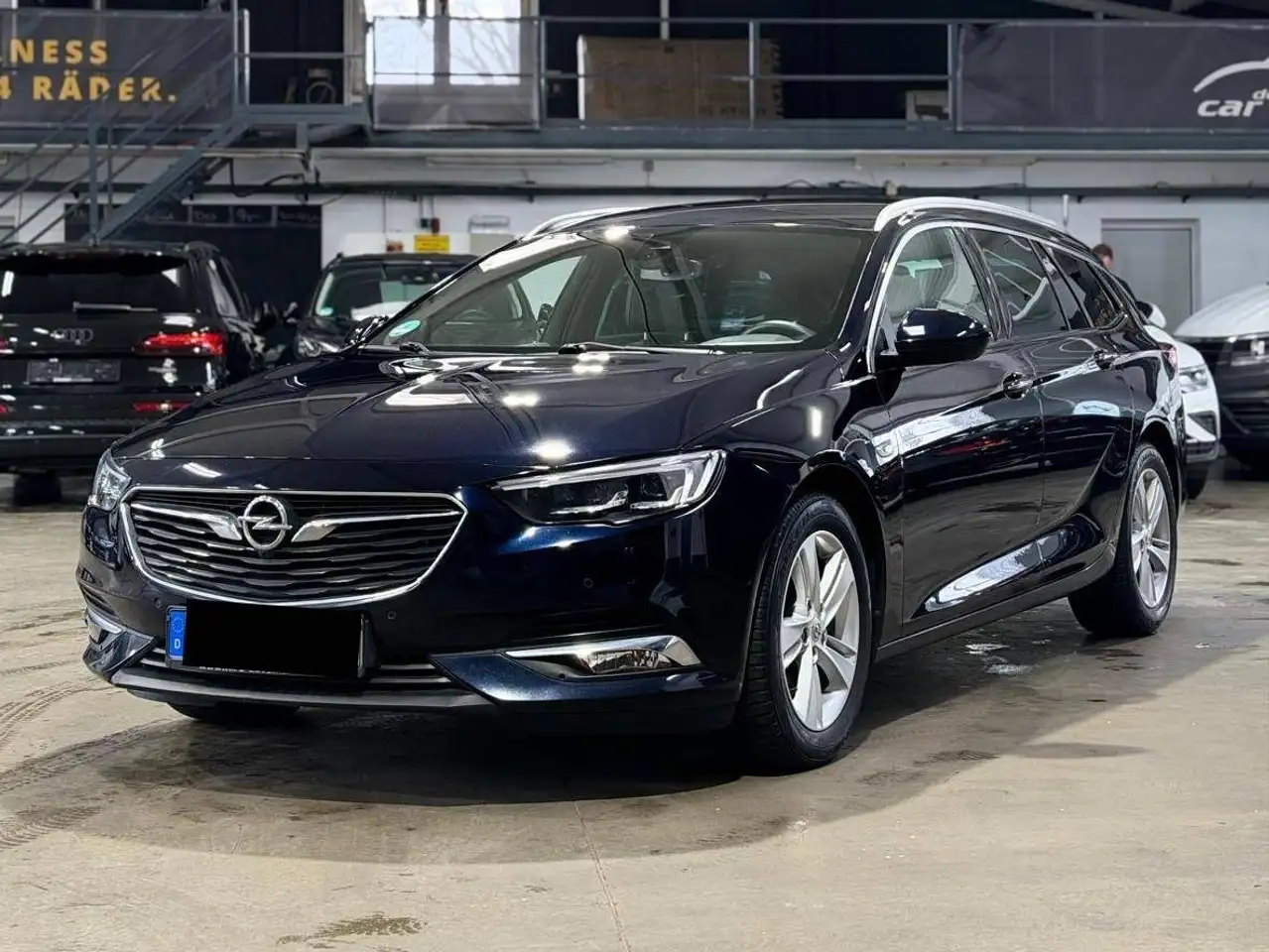 Opel Insignia Insignia Sports Tourer Diesel Sports Tourer 2.0 Diesel Innovation — photo 1 of 10