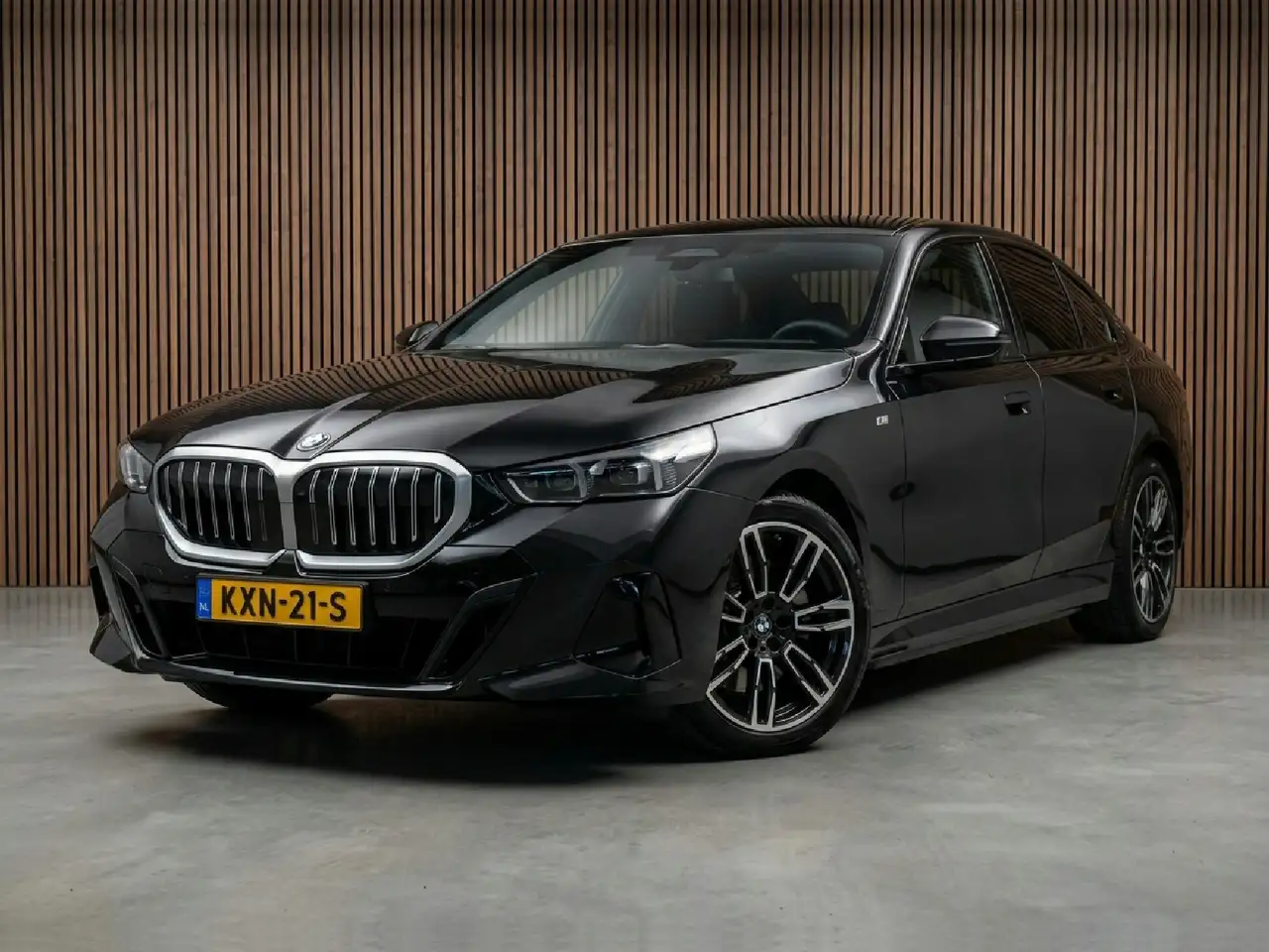BMW 520 5-serie 520d M Sport Edition — photo 1 of 15