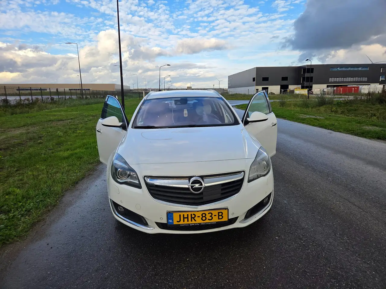 Opel Insignia Insignia 1.6 CDTI — photo 1 of 7