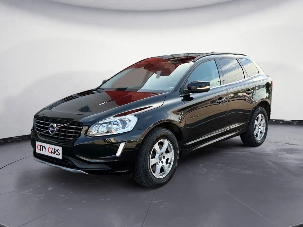 Volvo XC60 XC60 Momentum AWD Navi Panorama — photo 1 of 15