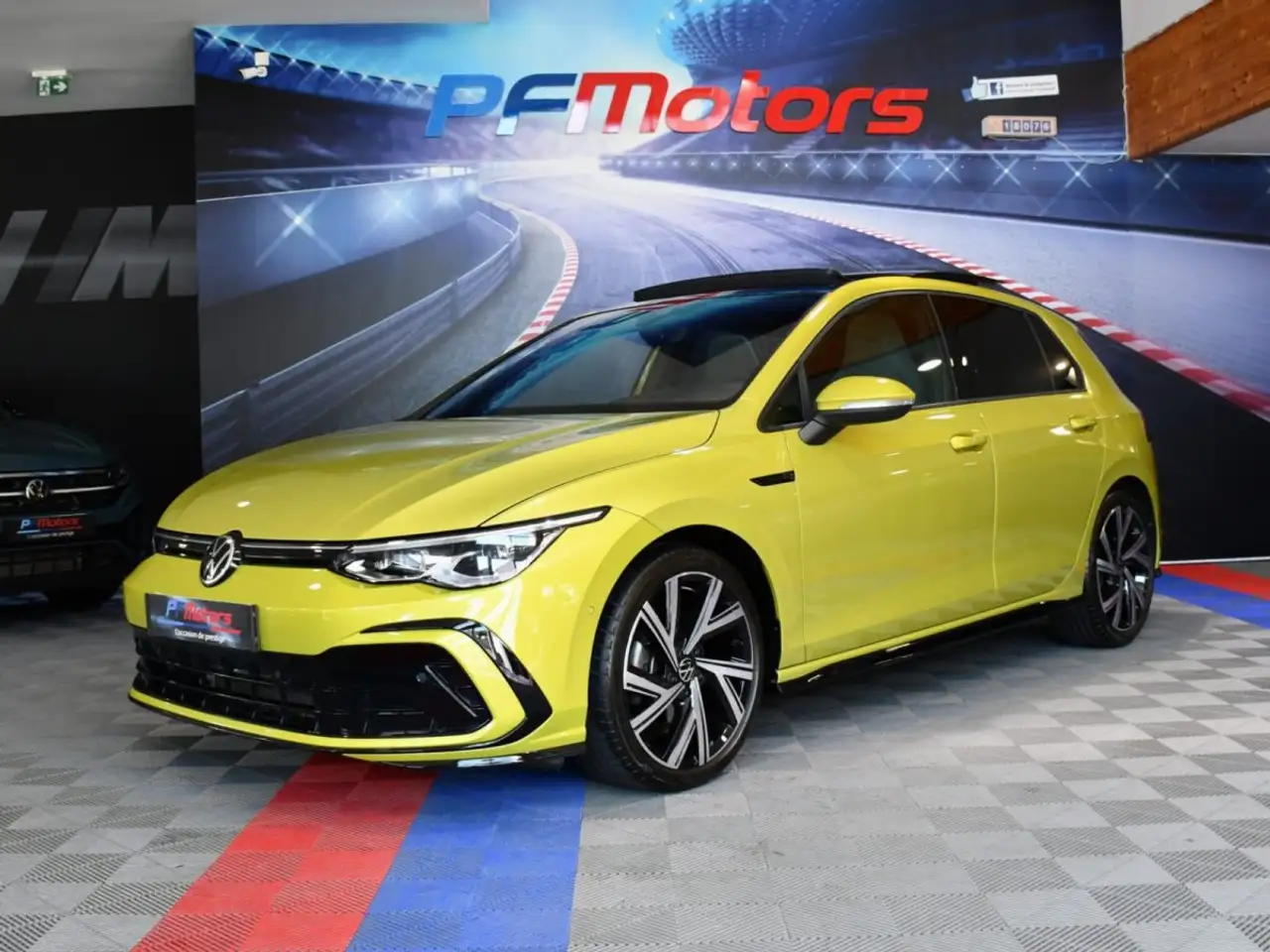 Volkswagen Golf 8 R-Line 2.0 TDI 150 DSG GPS Virtual Affichage Tête Haute IQ Light TO Caméra Mode ACC JA 18 — photo 1 of 40