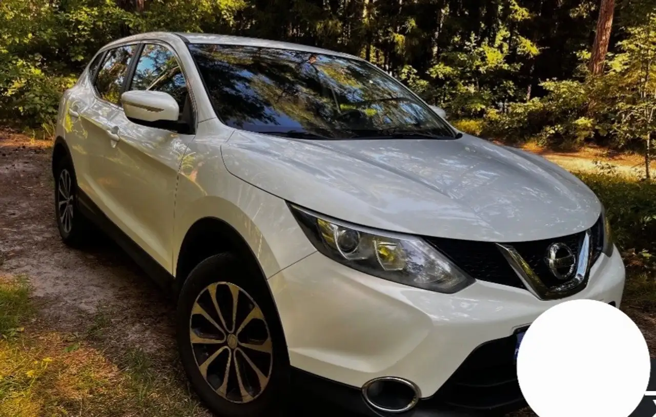 Nissan Qashqai 1.6 dci 360 — photo 1 of 1