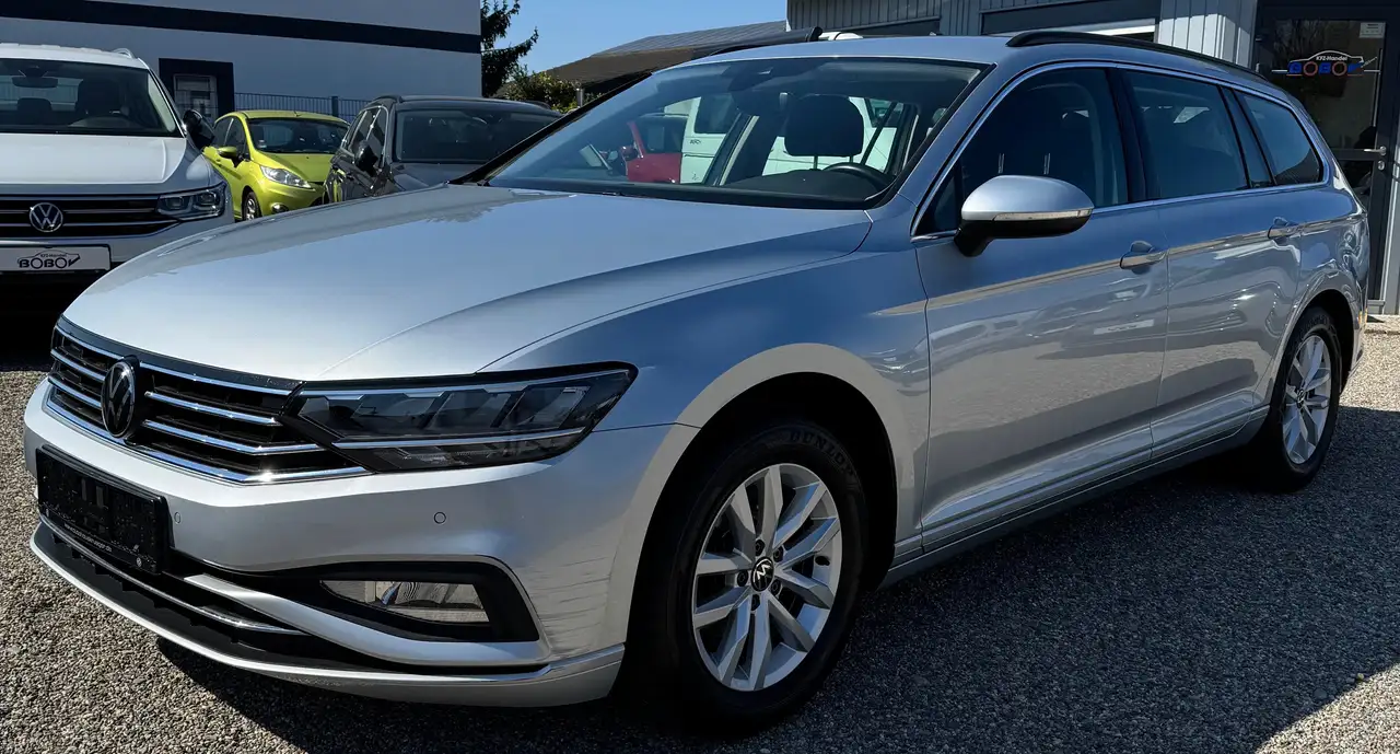 Volkswagen Passat Variant 2.0 TDI Business LED AHK Massage — photo 1 of 15