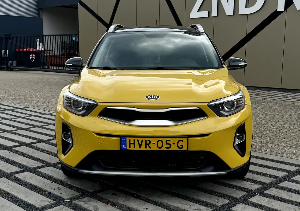 Kia Stonic 1.4 — photo 1 of 16