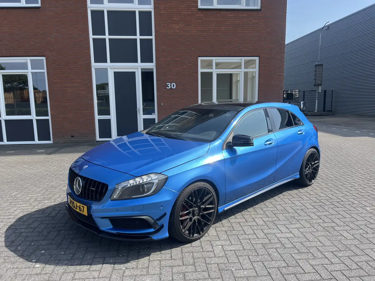 Mercedes-Benz A 180 Ambition — photo 1 of 13