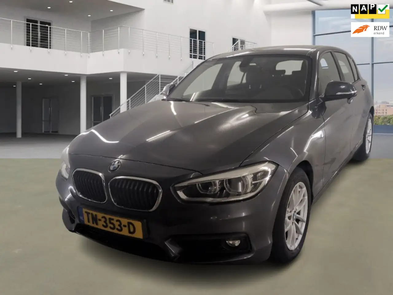 BMW 118 1-serie 118i Corporate Lease Executive — photo 1 of 20
