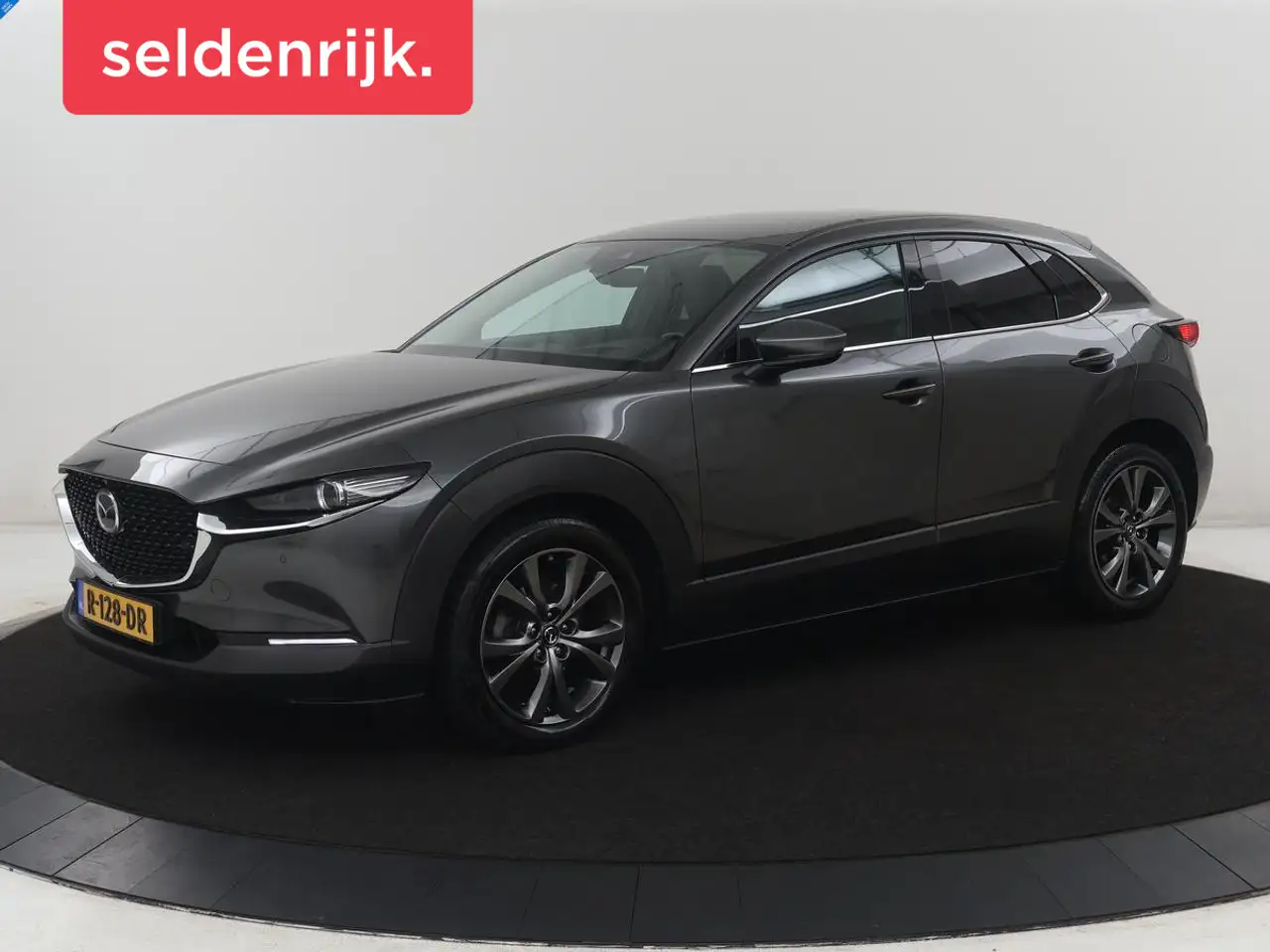 Mazda CX-30 2.0 e-SkyActiv-X M Hybrid Luxury — photo 1 of 40