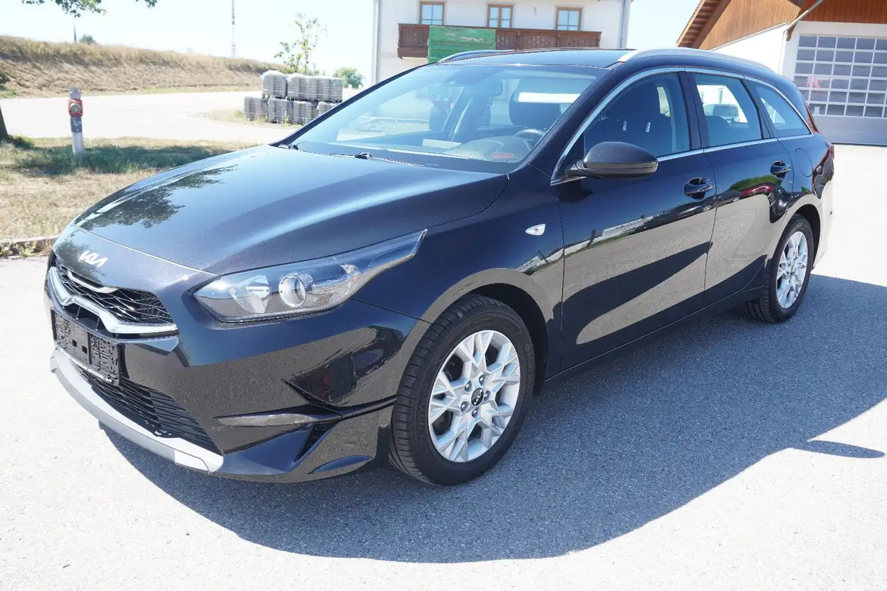 Kia Ceed SW / cee'd SW JBL Edition NAV CAM 1.Hand — photo 1 of 15