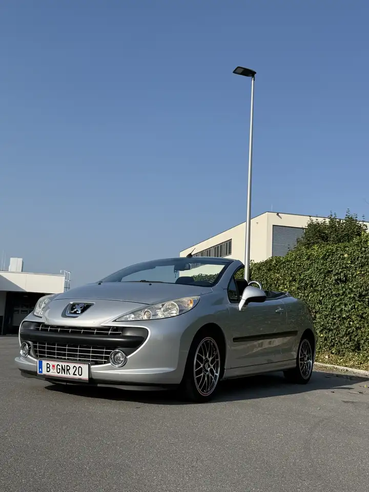 Peugeot 207 CC Active 1,6 16V THP — photo 1 of 1