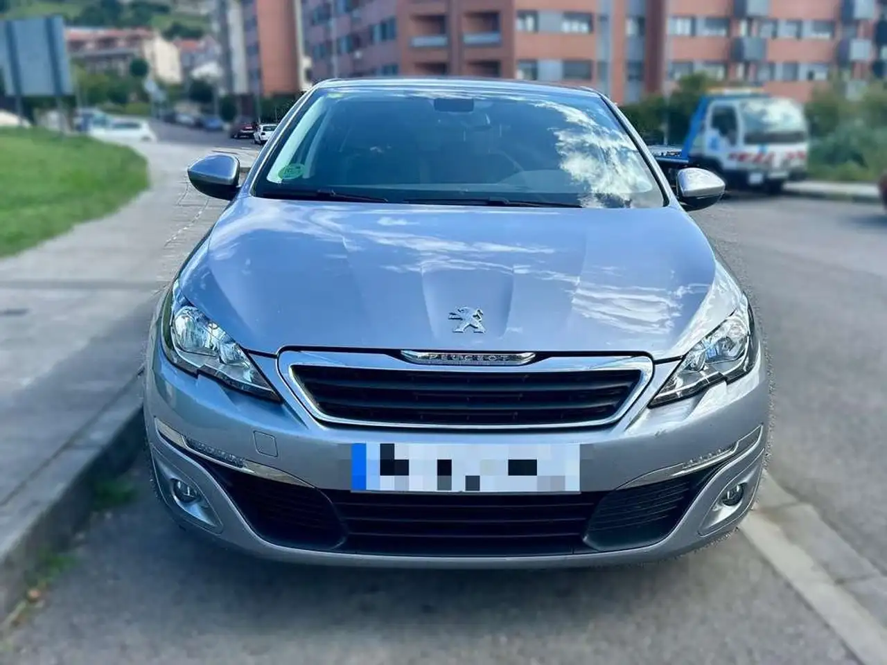 Peugeot 308 1.6 BlueHDi Style EAT6 120 — photo 1 of 31