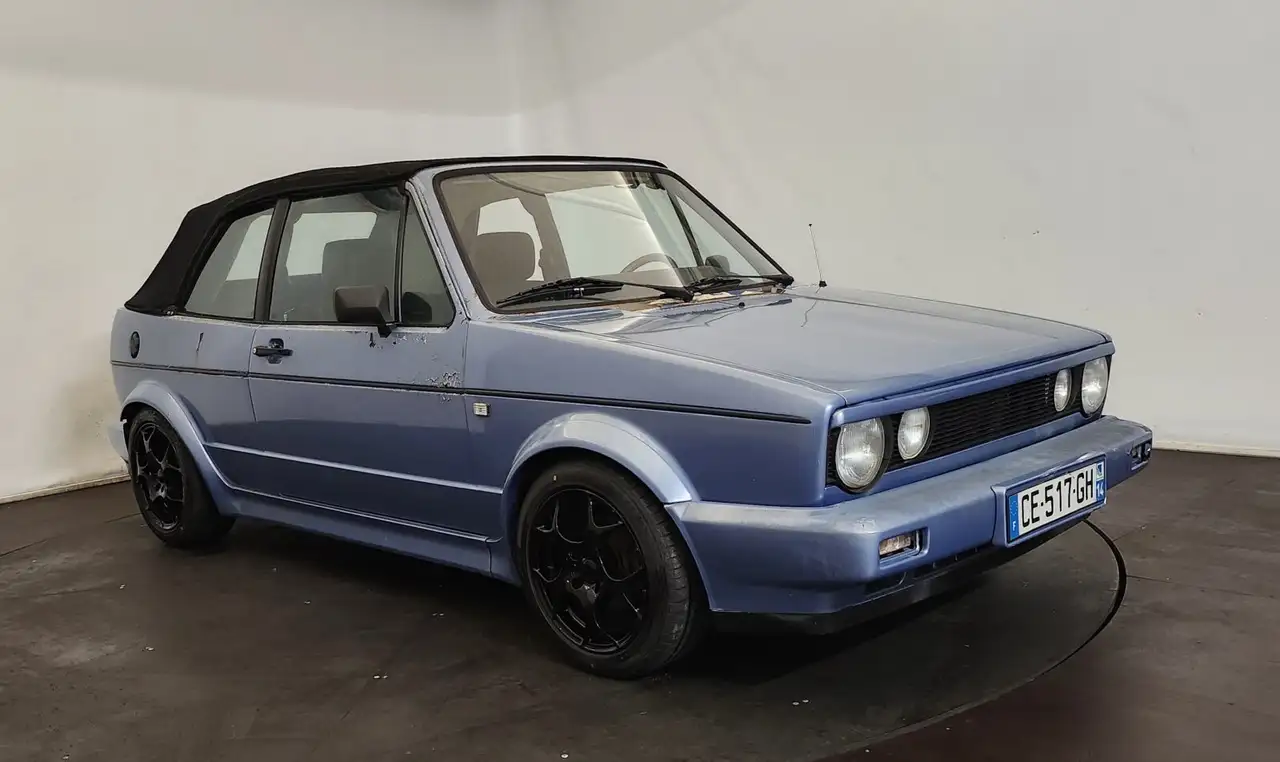 Volkswagen Golf — photo 1 of 40