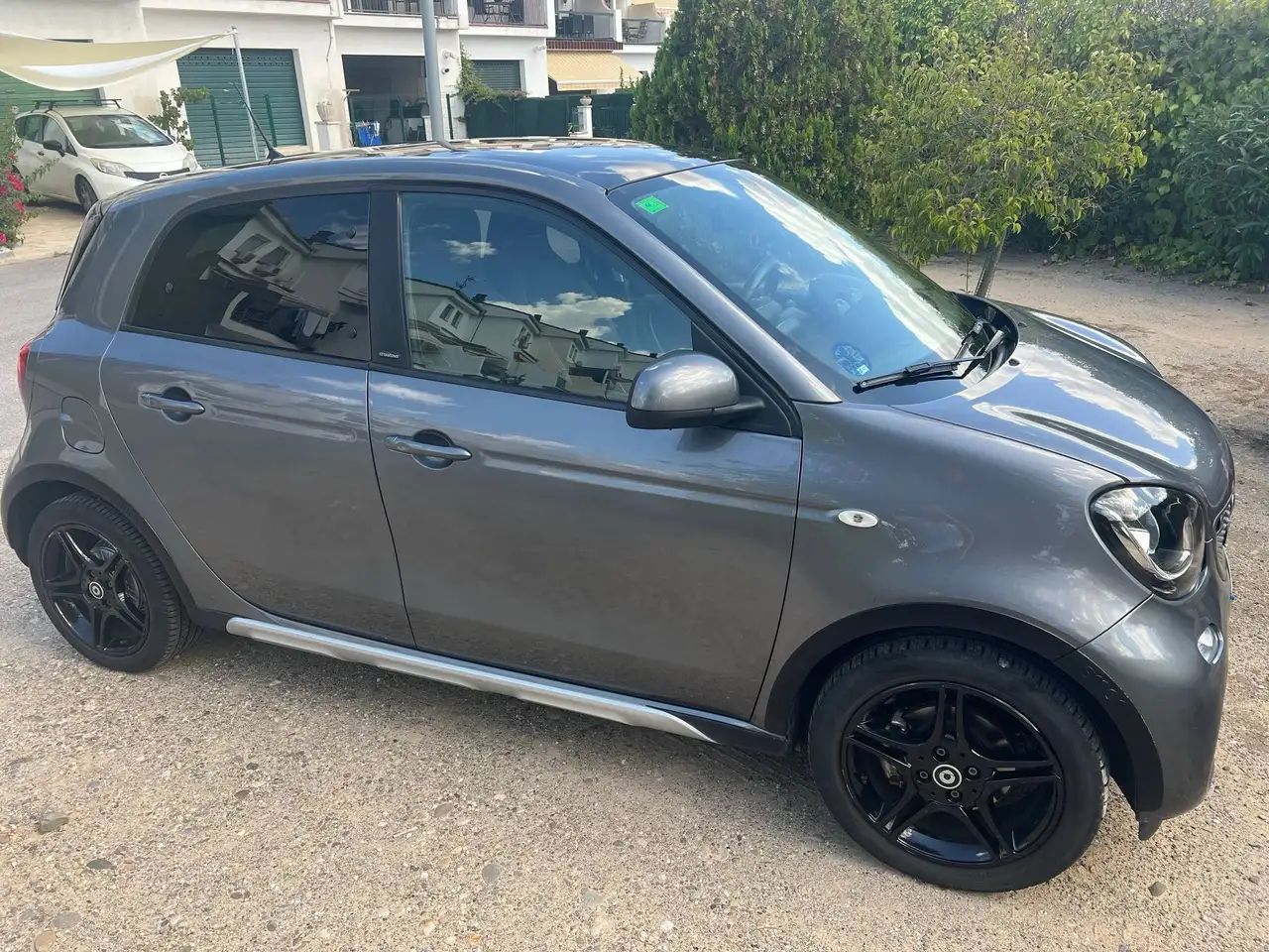 smart forFour Forfour EQ — photo 1 of 13