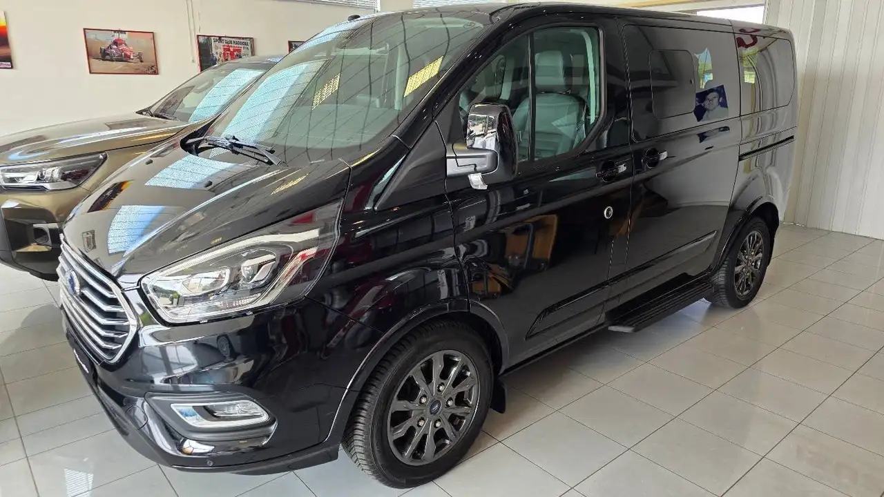 Ford Tourneo Custom TITANIUM PLUS 8 posti 170CV AUTOMATICO — photo 1 of 15