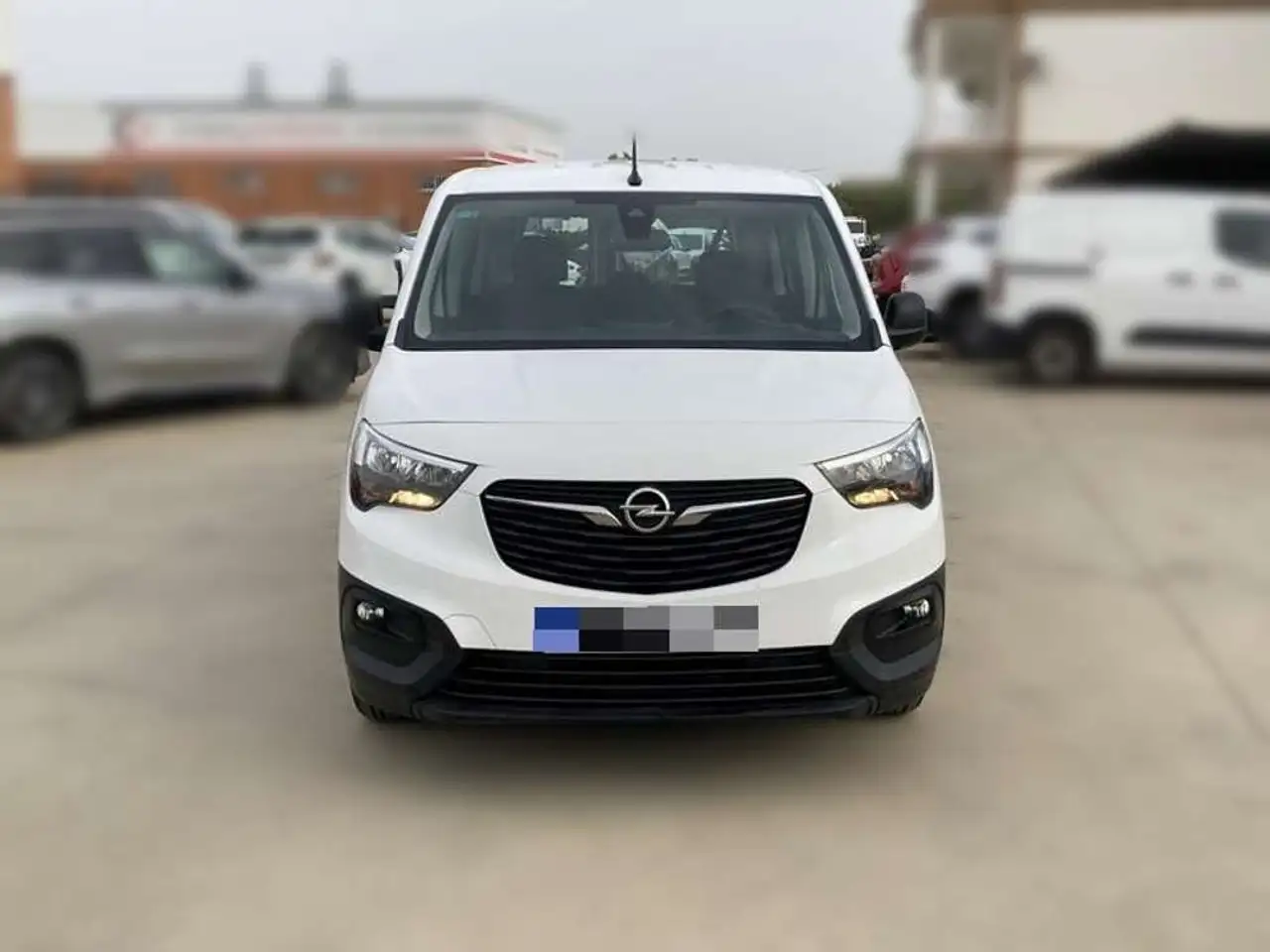 Opel Combo 1.5 TD 75kW XL Business Edition N1 — photo 1 of 25