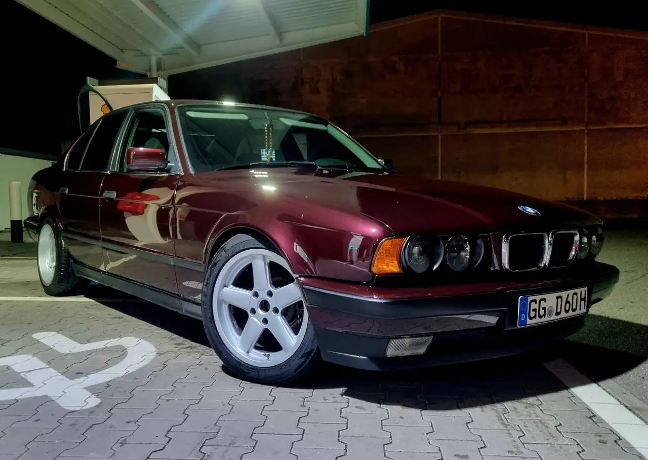 BMW 520 520i 24V — photo 1 of 20