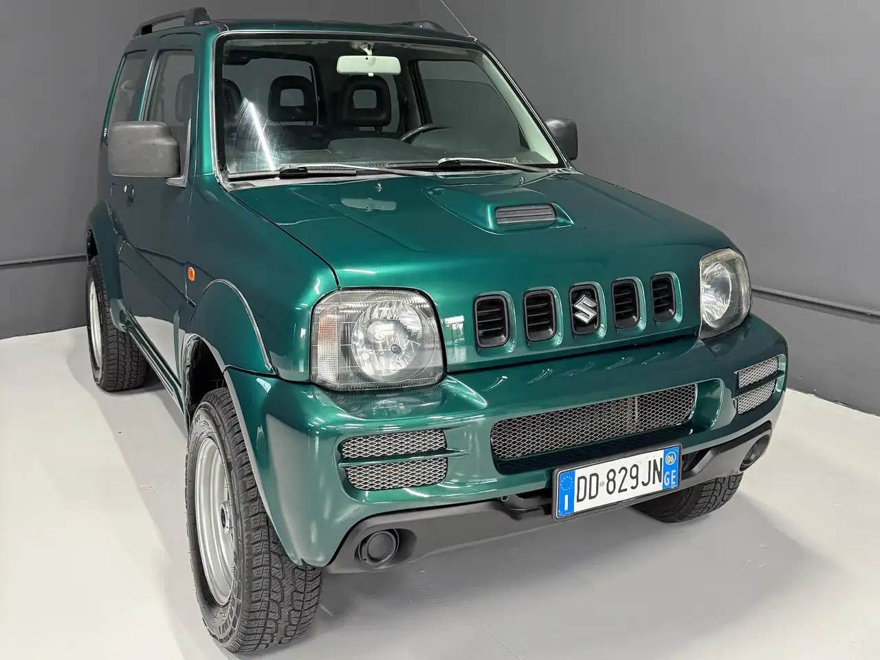 Suzuki Jimny Jimny III 1997 1.5 ddis JLX 4wd — photo 1 of 7