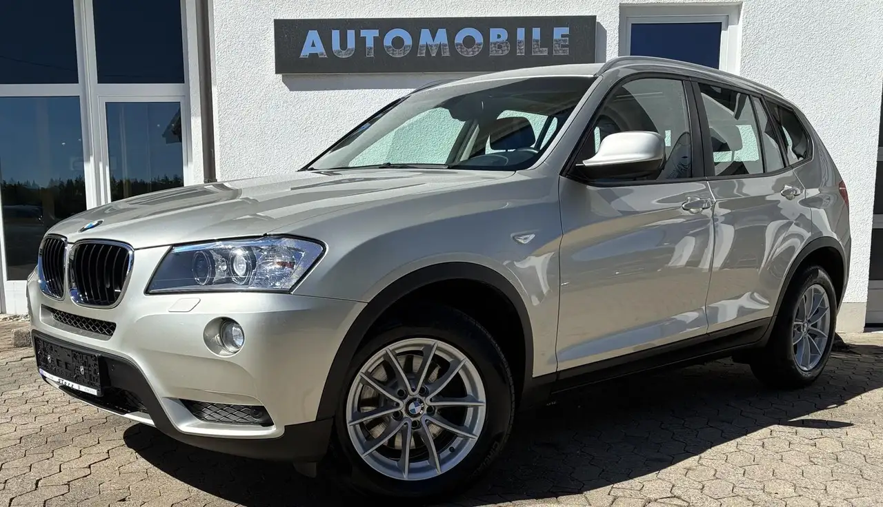 BMW X3 xDrive 20d XENON NAVI PDC KLIMA SHZ PANO AHK — photo 1 of 25