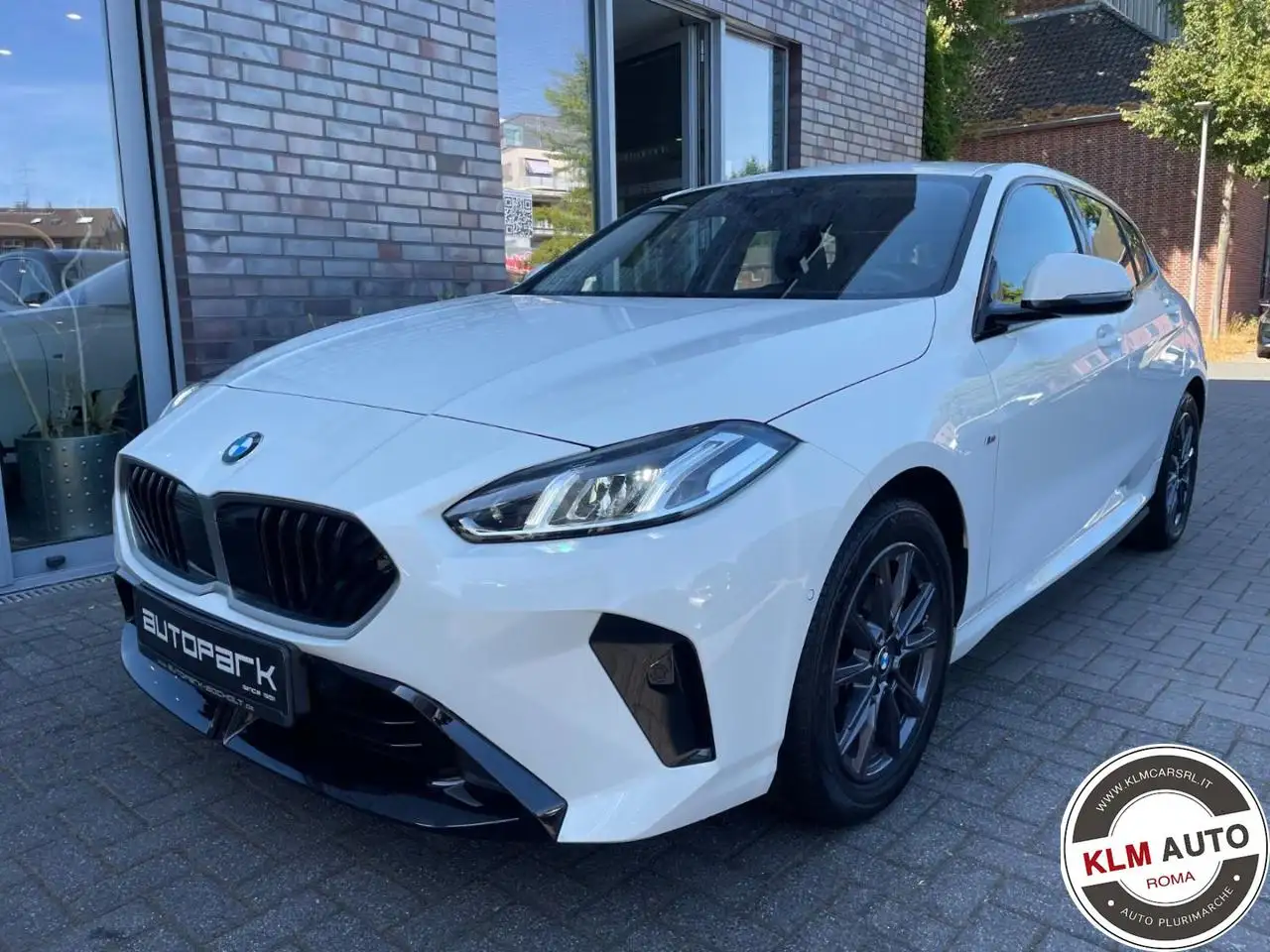 BMW 120 48V M Sport F70 — photo 1 of 15
