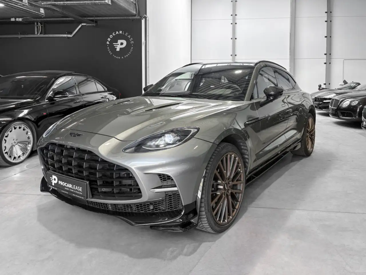 Aston Martin DBX ASTON MARTIN DBX707 °FACELIFT° 4.0 V8 BITURBO - FU — photo 1 of 15