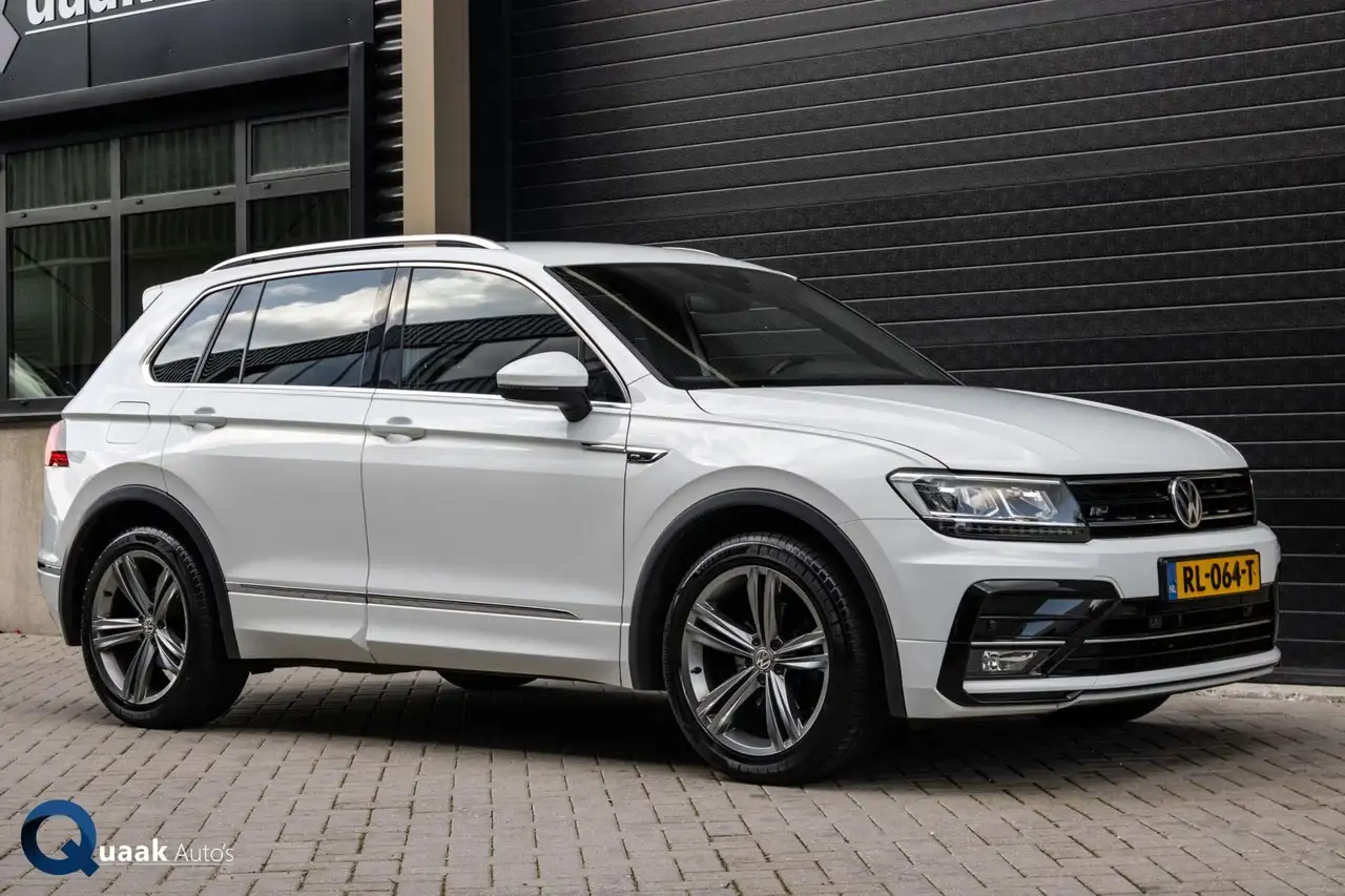 Volkswagen Tiguan 1.4 TSI R-Line | TREKHAAK | CARPLAY | ACC | LED | — photo 1 of 40