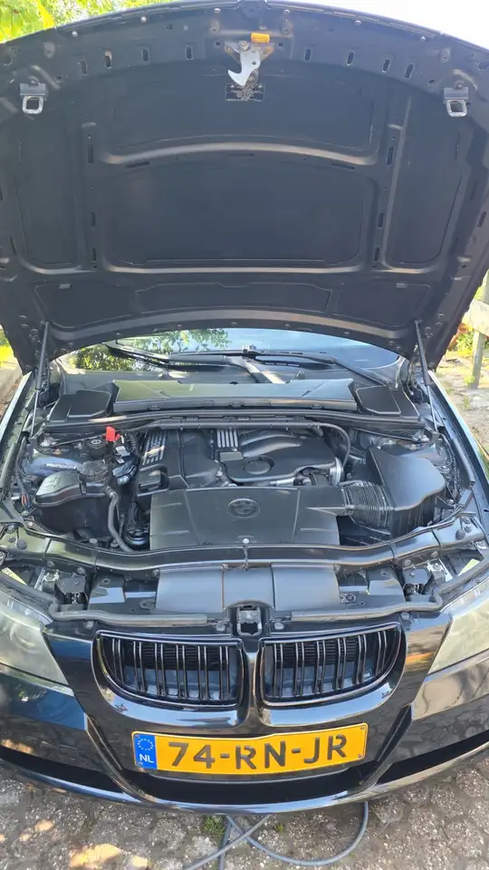 BMW 320 320i Dynamic Exec. — photo 1 of 6