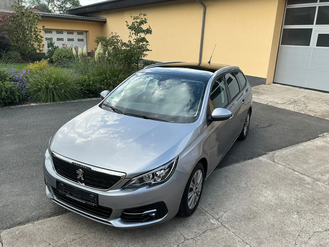 Peugeot 308 Active Business — photo 1 of 33