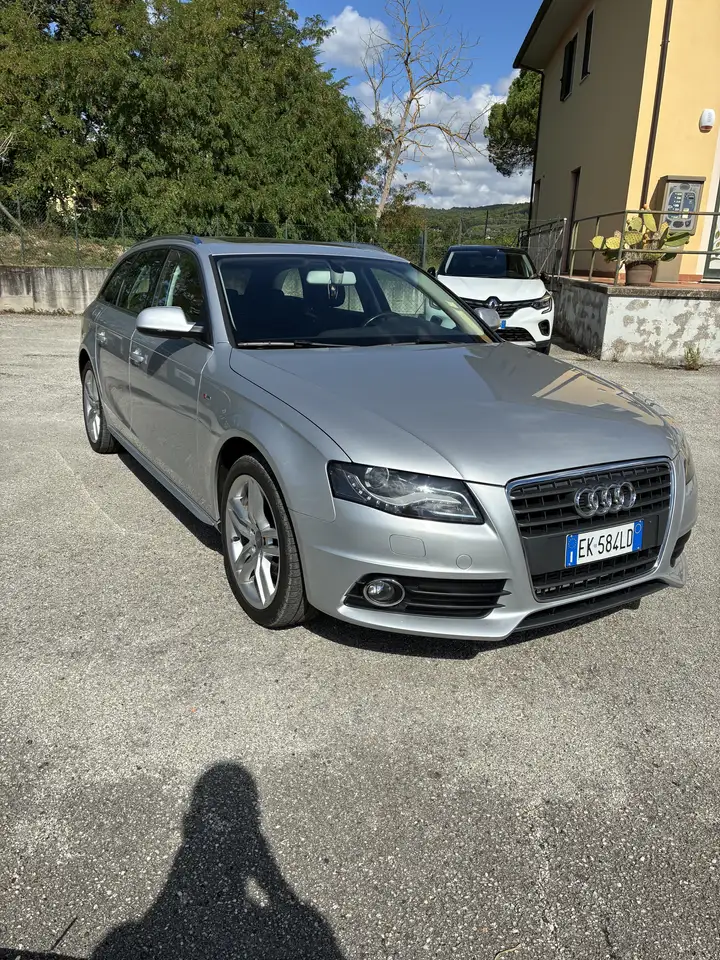 Audi A4 Avant 2.0 tdi Advanced Plus S Line — photo 1 of 10