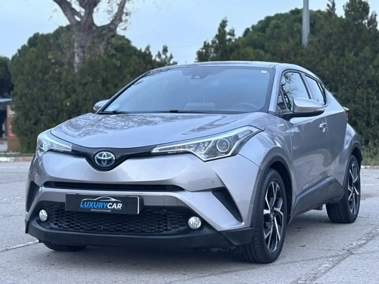 Toyota C-HR 125H Style Plus — photo 1 of 17