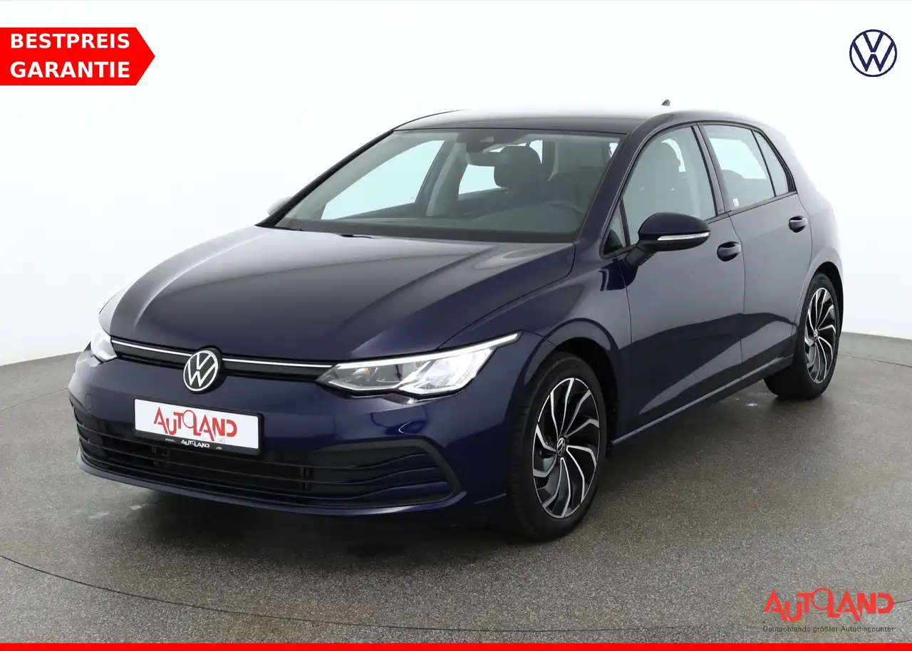 Volkswagen Golf VIII 2.0 TDI Life LED Sitzheizung DAB PDC — photo 1 of 30