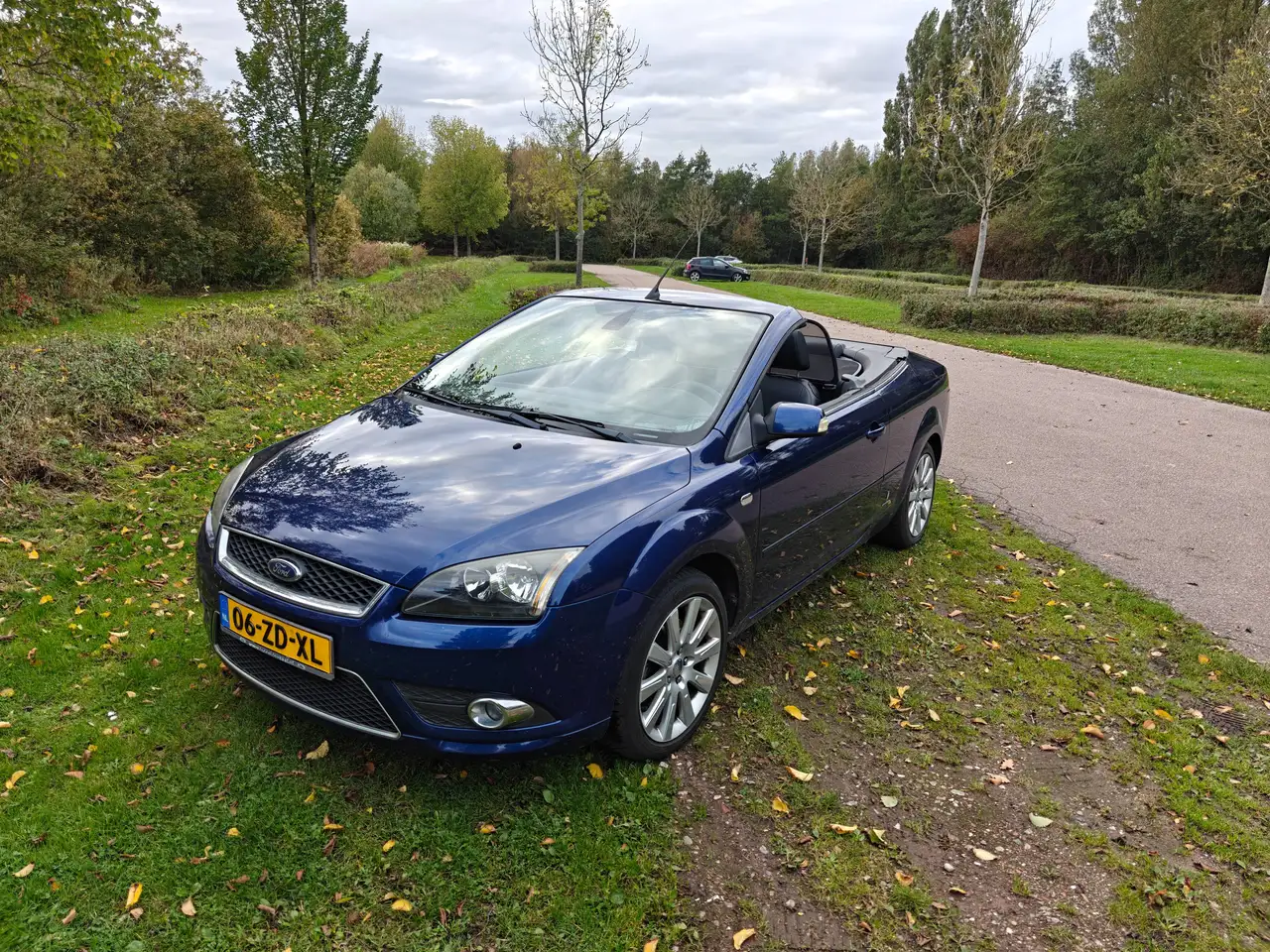 Ford Focus Focus 2.0-16V Titanium — photo 1 of 14