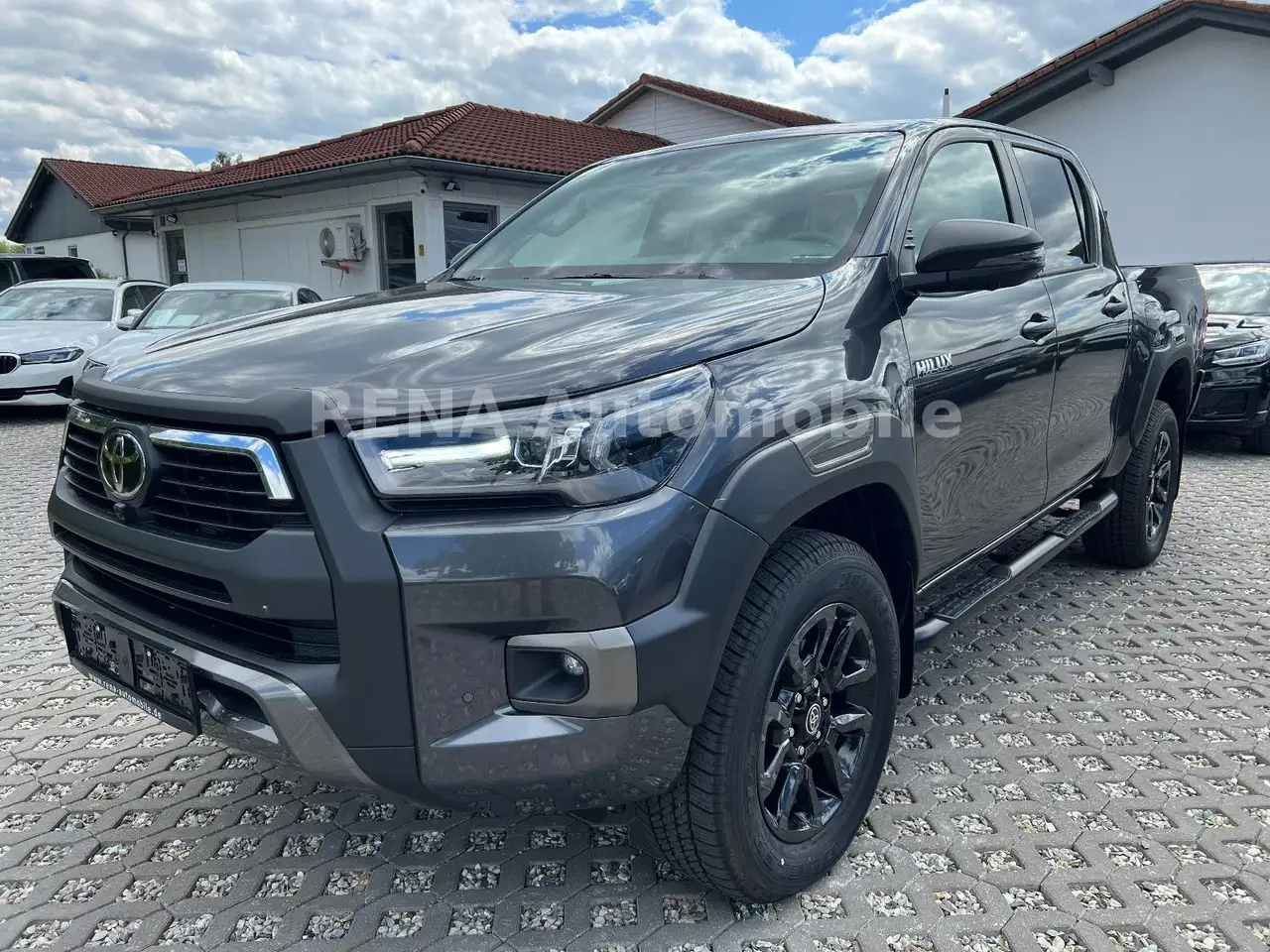 Toyota Hilux Invincible 2.8 Mild-Hybrid*360°*JBL*Leder* — photo 1 of 20