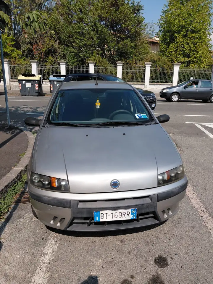 Fiat Punto 5p 1.2 — photo 1 of 4