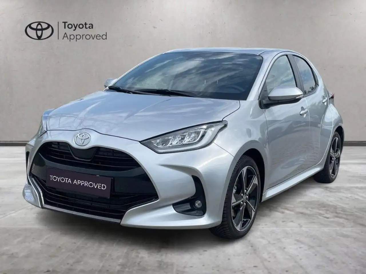 Toyota Yaris 1.5 130 Hybrid 5 porte Lounge — photo 1 of 15