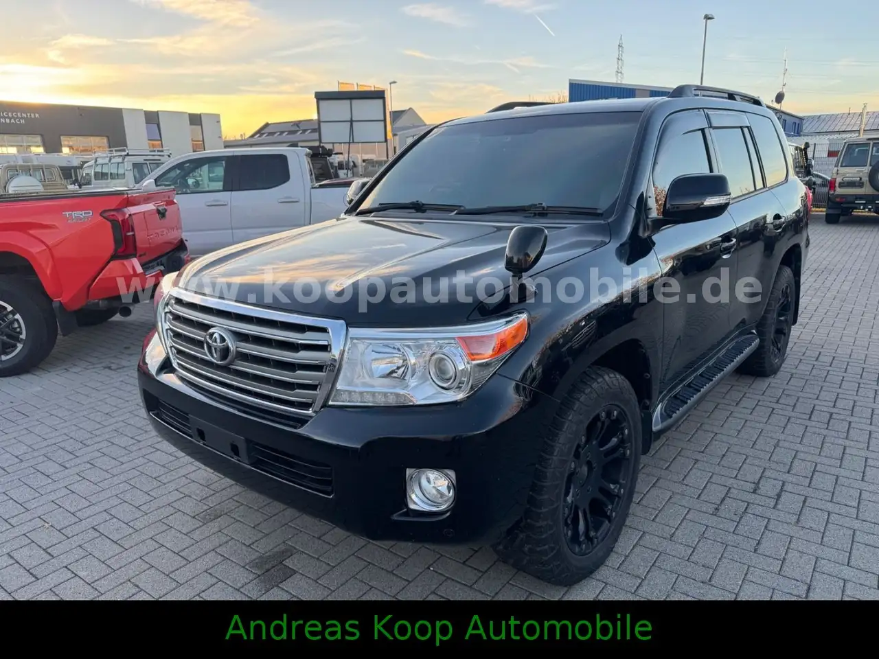 Toyota Land Cruiser 200 4.6 V8 Rechtslenker Top! — photo 1 of 19