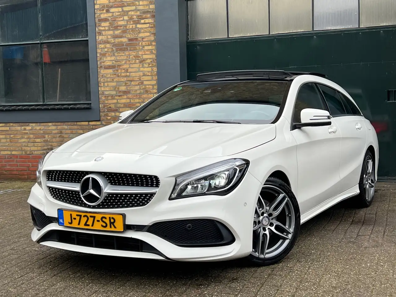 Mercedes-Benz CLA 180 Shooting Brake AMG Night Edition Plus | Panoramada — photo 1 of 31
