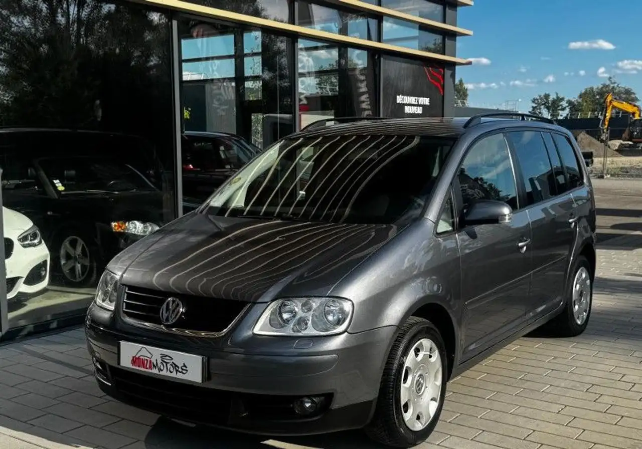 Volkswagen Touran 1.9 TDI 105CH CONFORT — photo 1 of 12