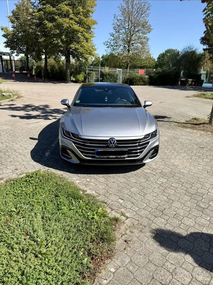 Volkswagen Arteon 2.0 TDI SCR DSG R-Line — photo 1 of 12