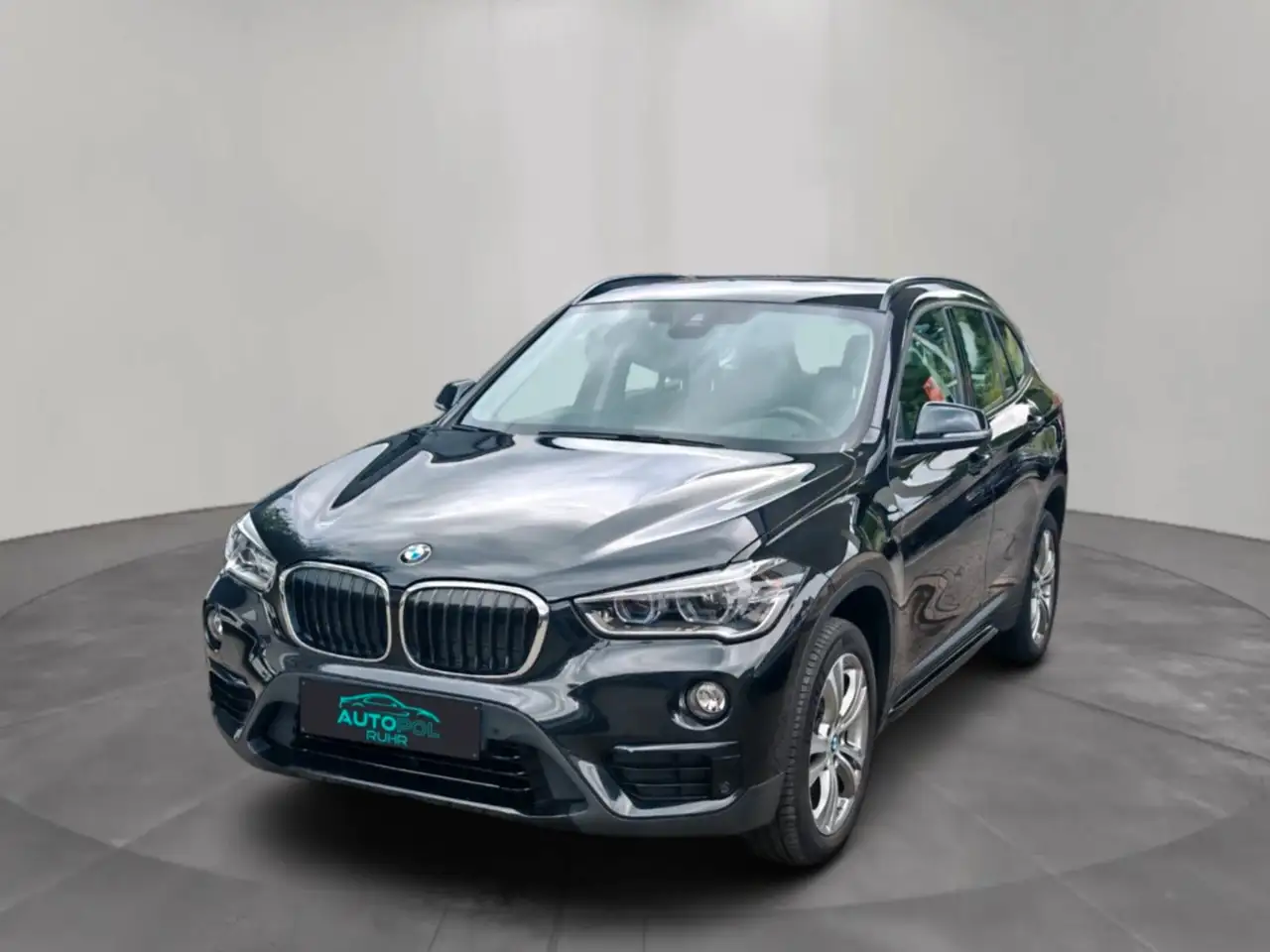BMW X1 sDrive 18 d Sport Line,AHK,Scheckheft Carplay — photo 1 of 21