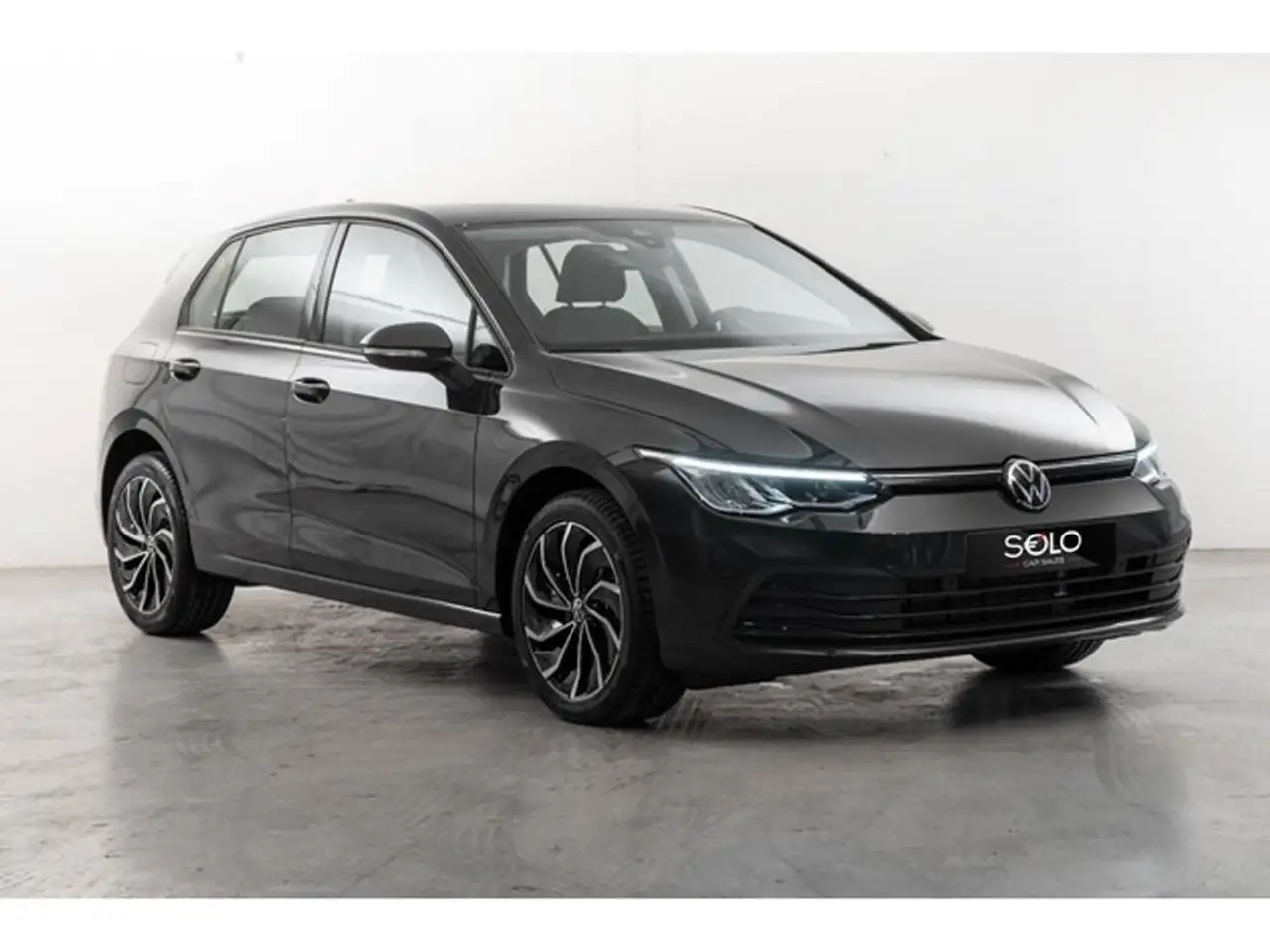 Volkswagen Golf Life 1.0 eTSI 81kW 110CV DSG — photo 1 of 36